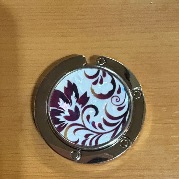 Accessories - 🎈🎈5/25🎈🎈Floral Purse Hook with Silver Accents